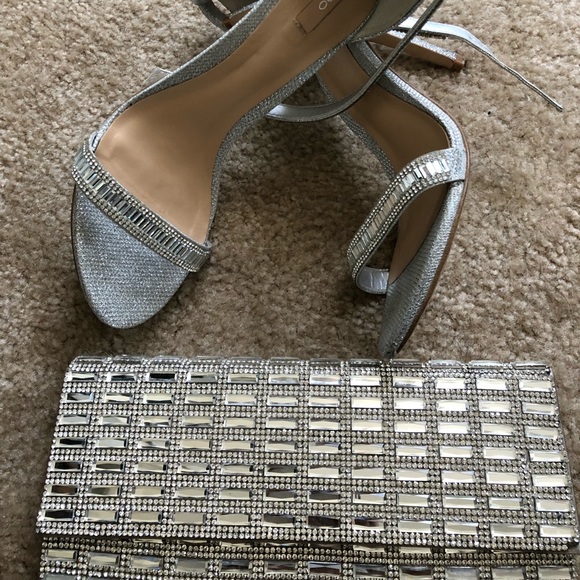 Only wore once - Picture 3 of 4